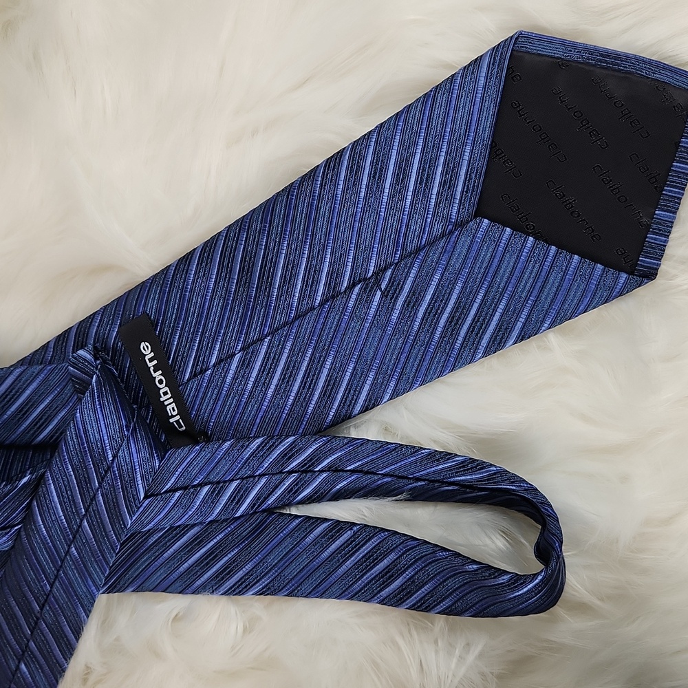 Mens Claiborne Neck Tie, Blue diagonal  stripe,100% All Imported Silk, Hand sewn - Picture 6 of 6